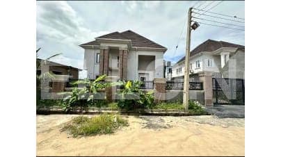 5 Bedroom duplex for sale