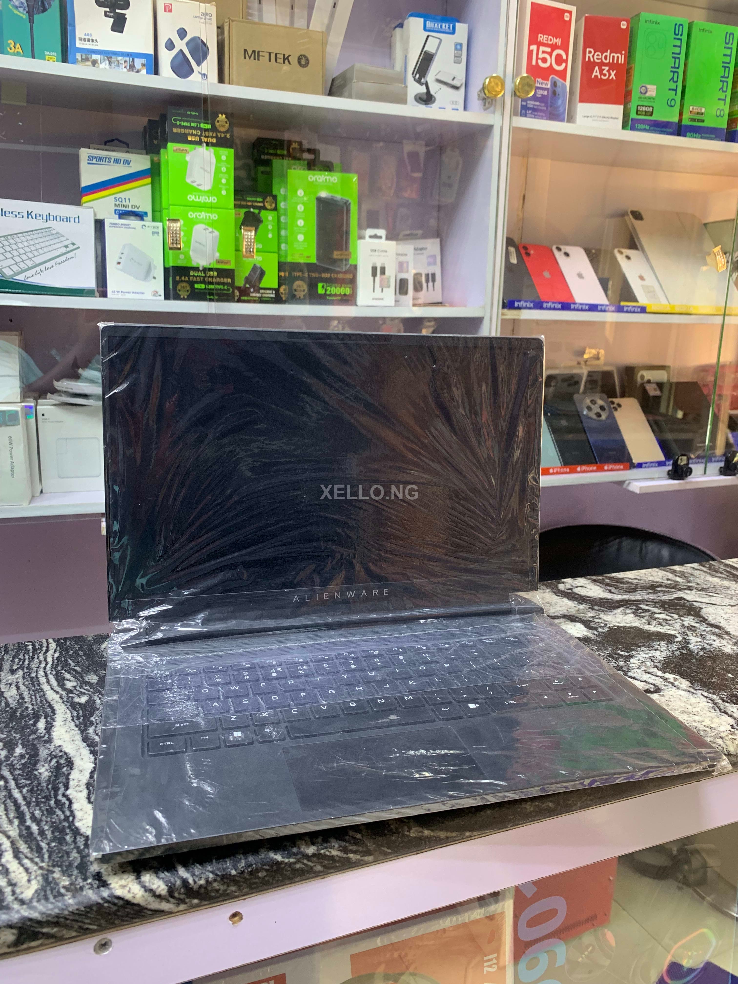 Alienware M15 R7