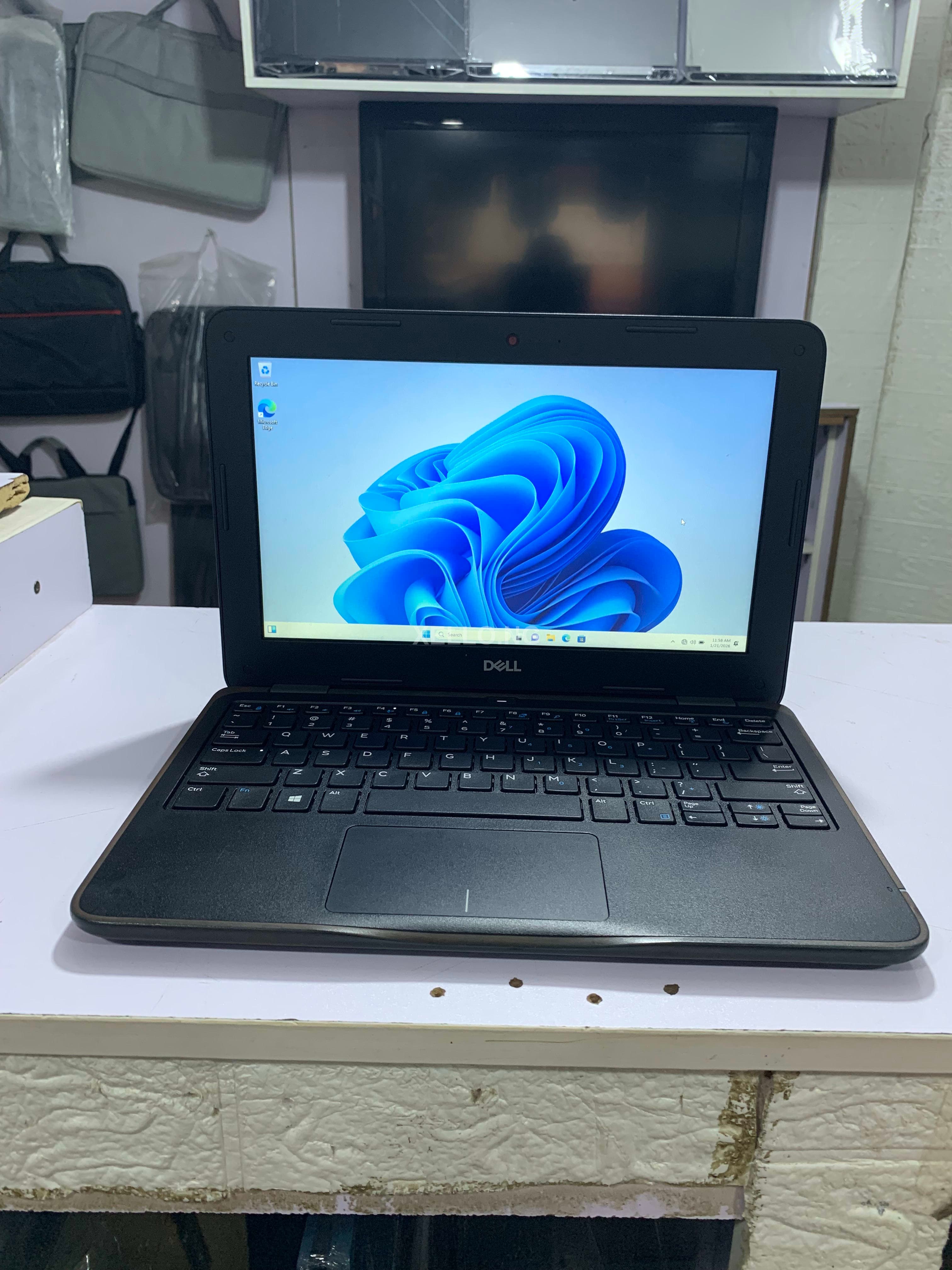 Dell latitude 3190.
