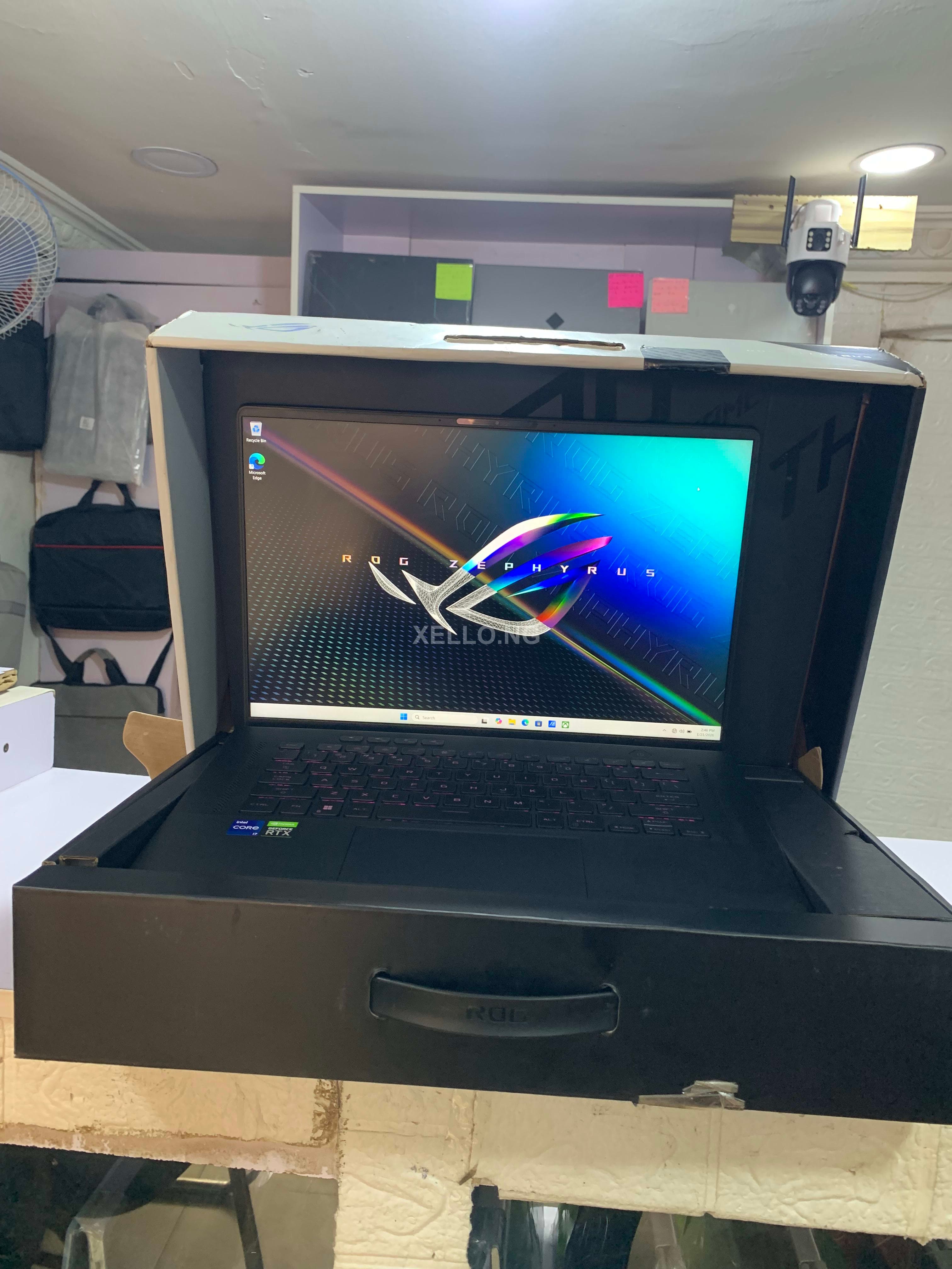 Asus Rog Zephyrus g14.