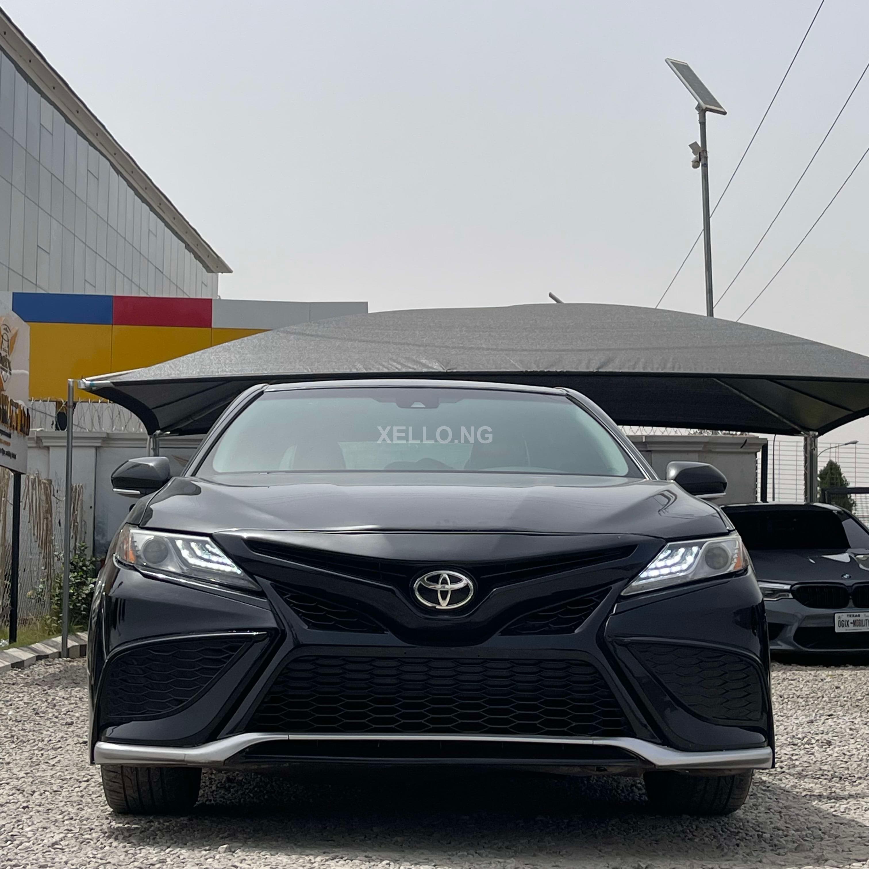 2019 Toyota Camry SE