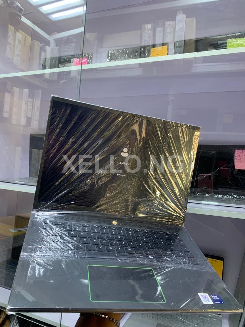 Alienware M16