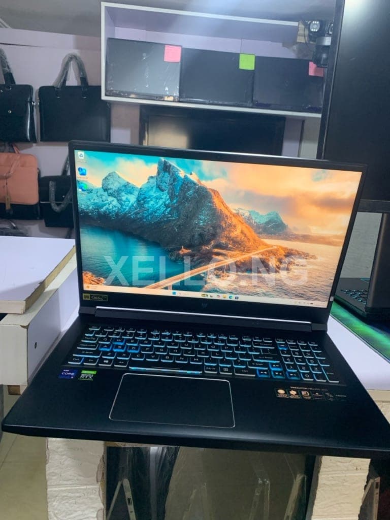Acer Predator Helios 300.