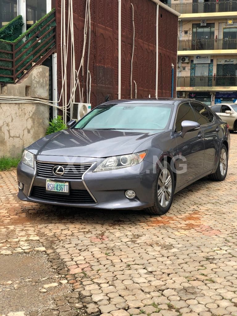 Sharp 2015 Lexus ES350