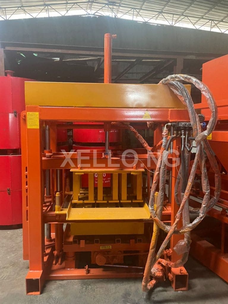 Block moulding machine