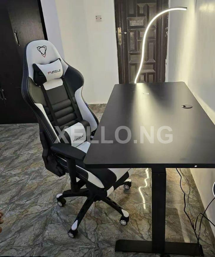 Ergonomic workspace setup. for sale in Ojo, Lagos