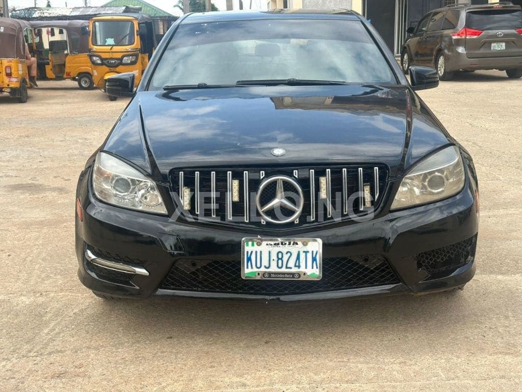 *Distress sale 08 C300
