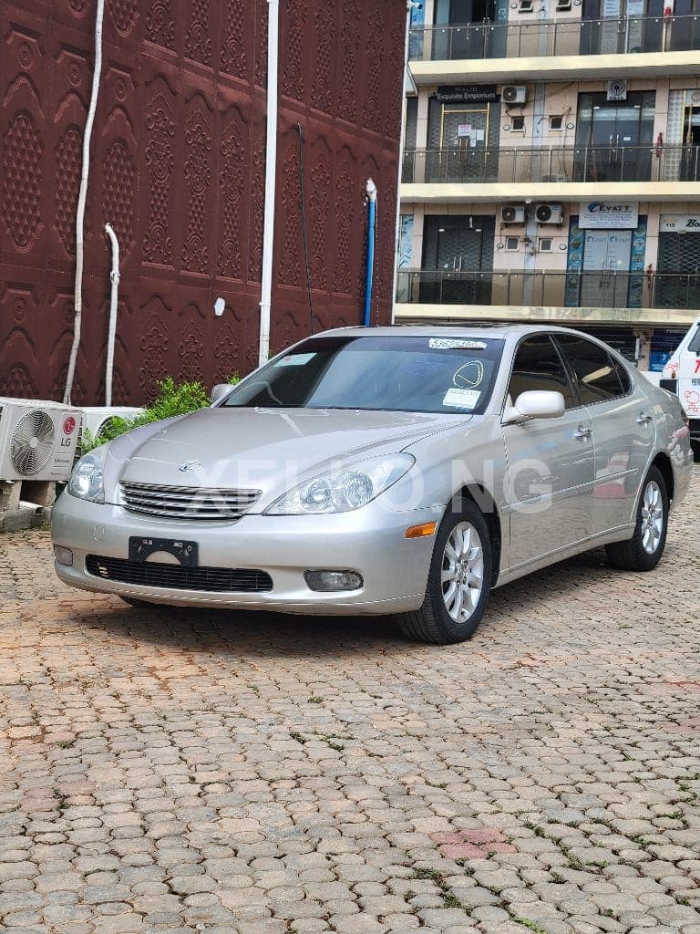 CLEAN FOREIGN USED LEXUS 330