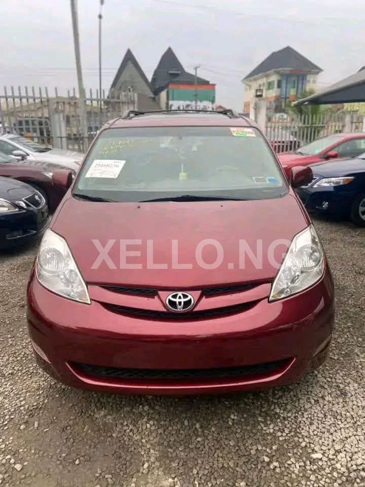 TOYOTA SIENNA for sale in Badagry, Lagos